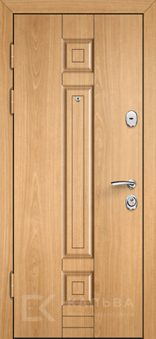 Фото №2 «Металлическая дверь белая и дубовая МДФ панель для квартиры №52»